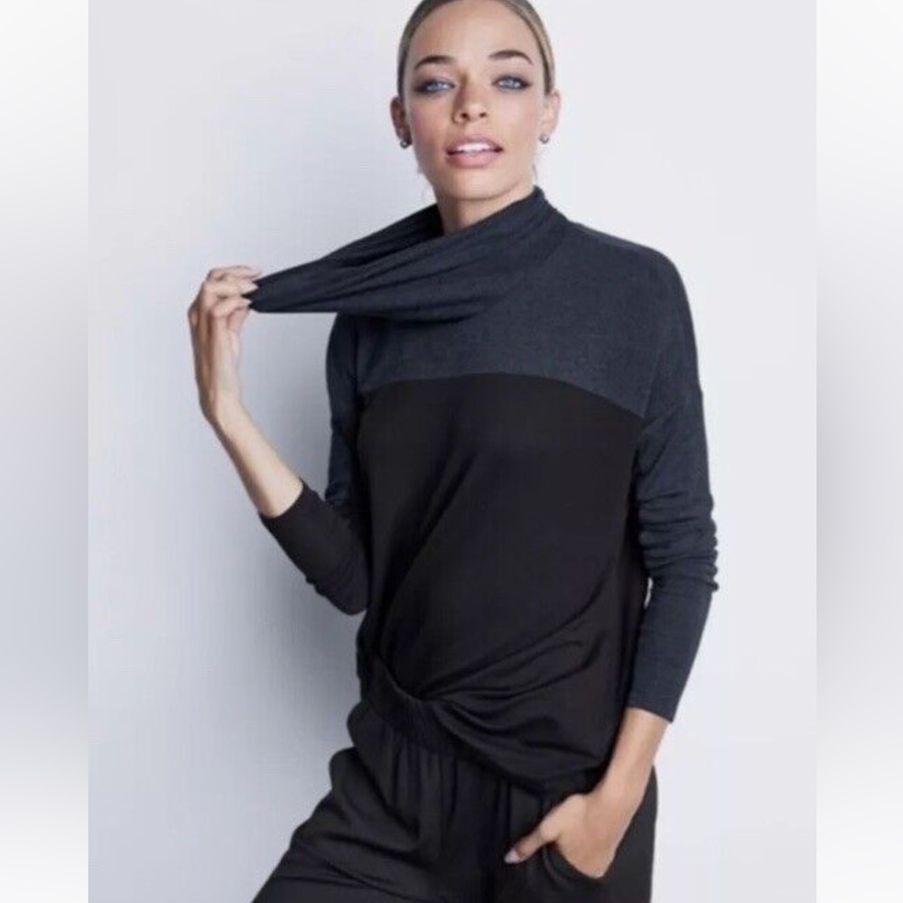 Cabi Cozy Cowl Tee Small